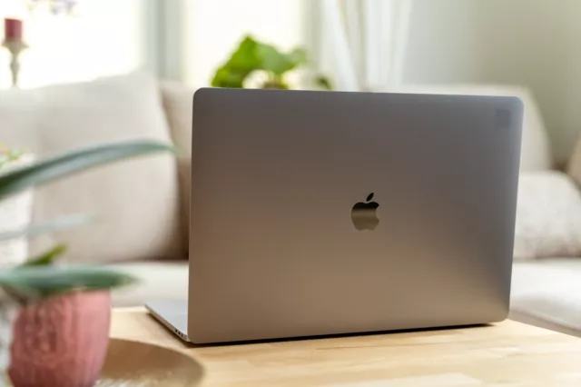Apple MacBook Pro 16 Zoll (1TB SSD, 2,3 GHz 8-Core Intel Core i9, 16GB) A2141