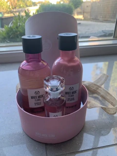 Body Shop Birthday Gift White Musk Flora Shower Gel Body Lotion Perfume Hat Box