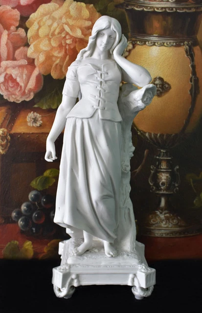 Sculpture Porte- Fleurs En Biscuit. Volkstedt