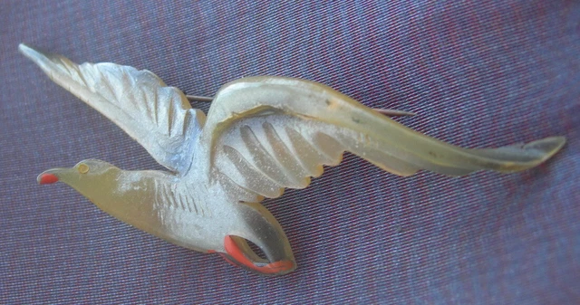 art nouveau RARE BROCHE MOUETTE corne blonde ciselée signée GID SEAGULL BROOCH