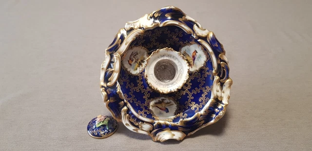 Bébé vintage en porcelaine avec tasse - 3,9 pouces