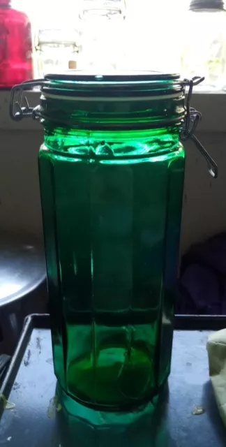 https://www.picclickimg.com/fB4AAOSw-4BkXLhh/Emerald-Green-Glass-Jar-Airtight-Wire-Closure-Rubber.webp