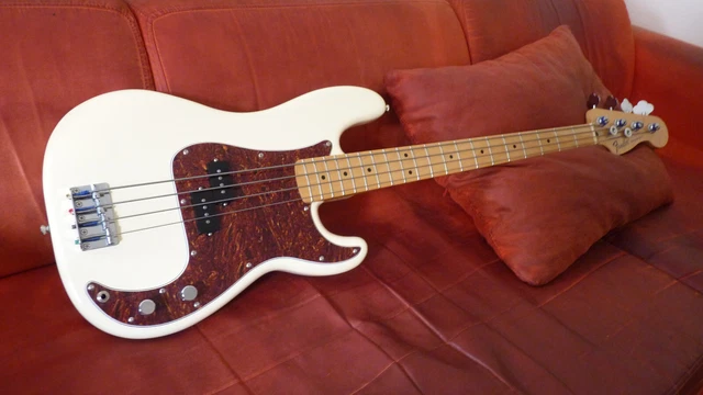 Fender Precision Bass Maple Neck, Vintage White, Micros Fender, Neuve