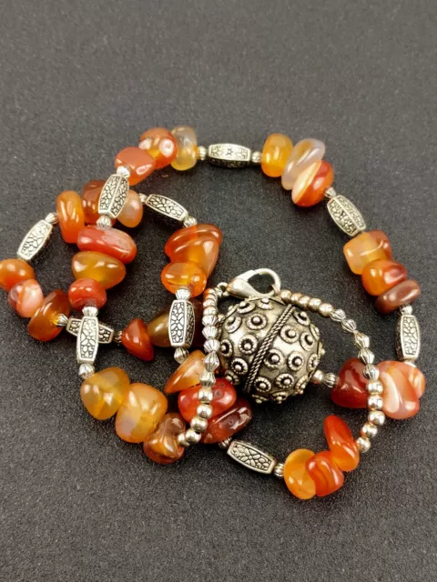 Collier vintage en perles et pendentif en métal argenté, ancien collier ethnique