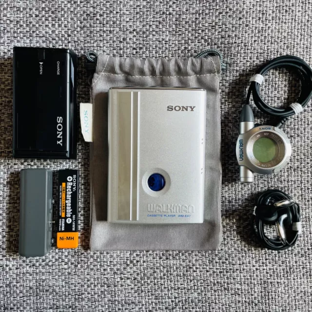 Sony WM-EX7 Walkman Portable Cassette Player Remote Earphones  Working Condition