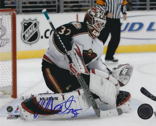 Niklas Backstrom Autographed Signed 8x10 Photo - Minnesota Wild Flames NHL w/COA