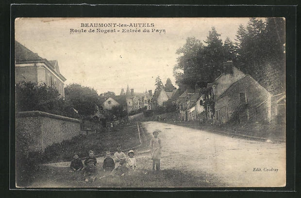 CPA Beaumont-les-Autels, Entree du Pays 1928
