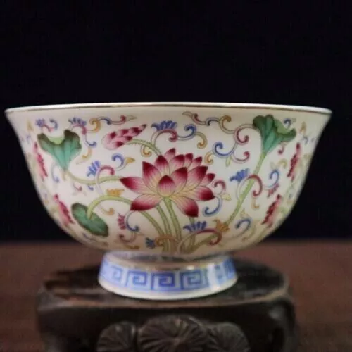 Old Chinese powder color porcelain outline in gold flowers pattern bowl Qianlong