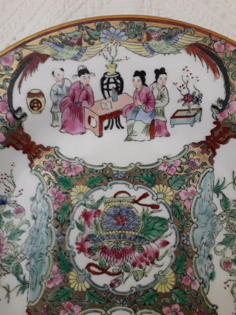 Plat porcelaine de CANTON , beau décor de personnages et fleurs ,XIX ème , 26 cm 3