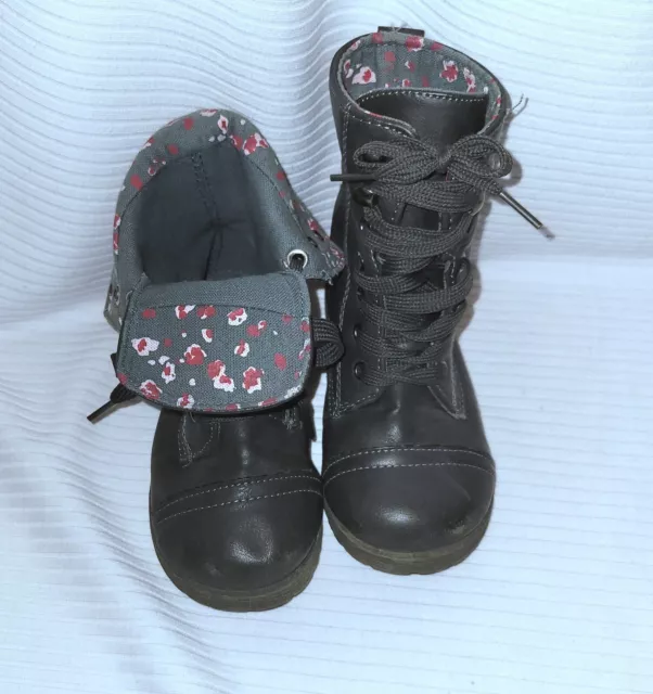 Brand Blue Suede Shoes Toddler Girls Gray/Floral Millie Combat Boots, Fold Down