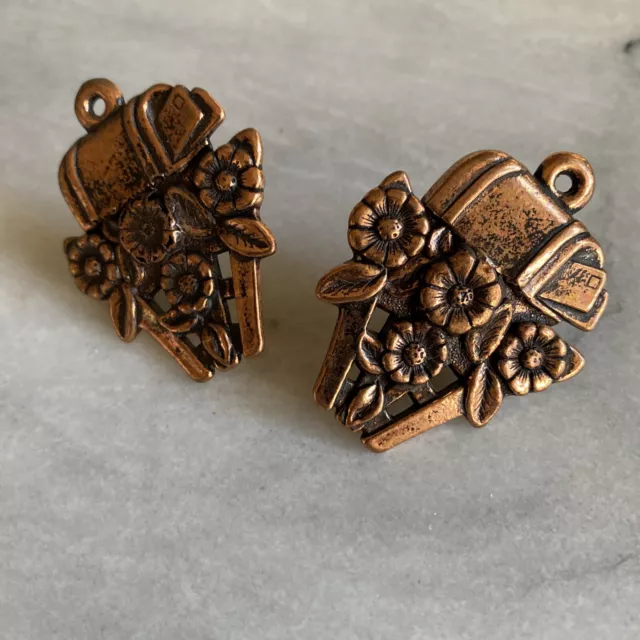 2 Vintage Metal Flower Mailbox Curtain Tie Back Push Pin Tacks