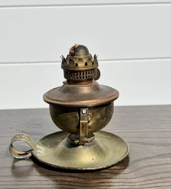MINIATURE METAL OIL Lamp with Metal Roping on Top Edge Smith 2, P