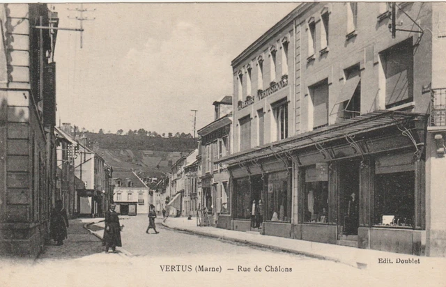 CPA 51  VERTUS (Marne) Rue de Chalons