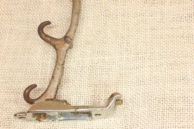 4 Coat Hooks Clothes Hanger Fold Up Arm Old Laundry Bath Vintage 1921 Patent 11