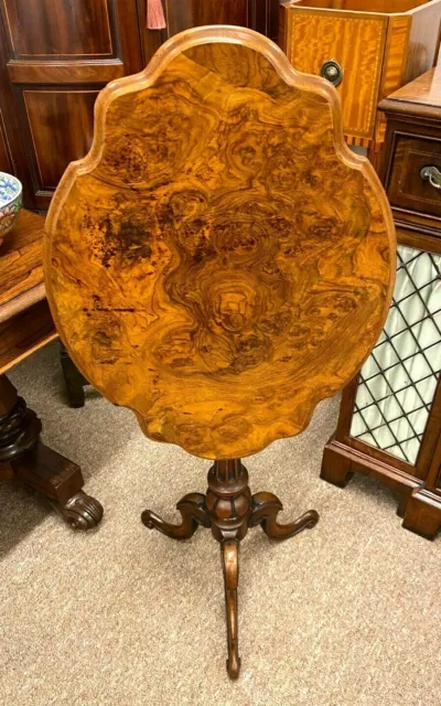 Victorian Burr Walnut Oval Tilt Top Occasional Table