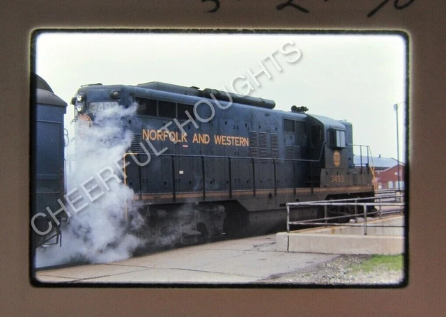 Original '70 Ektachrome Slide NW Norfolk Western 3493 GP9 action   34A22