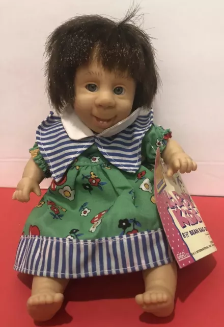 Palm Pals Happy Kids Beanie Clown #9779 green dress two front teeth doll 1997