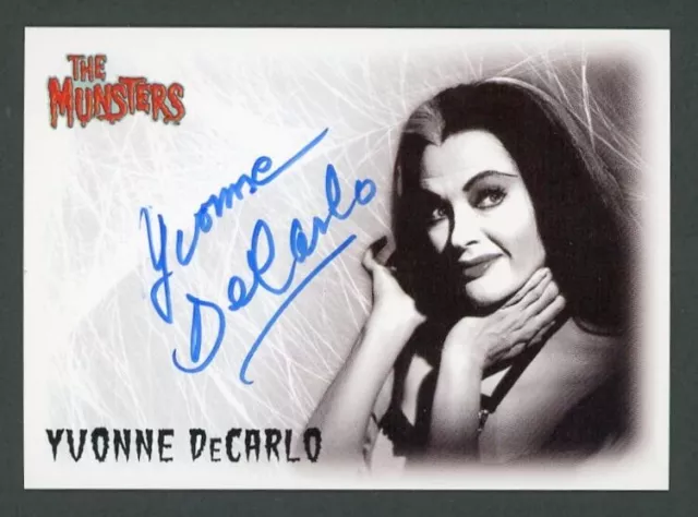 Yvonne DeCarlo The Munsters Lily Authentic Autograph Signed Rittenhouse AUTO