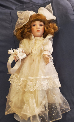 MARIAN YU MYD Wedding  17" Porcelain Doll W/stand Signed Numbered