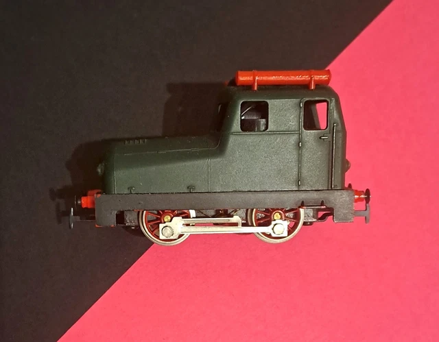 Train Miniature Rivarossi - Locotender Gr 835 + Wagons Citernes - Échelle HO, époque III