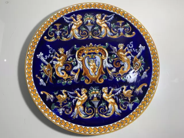 Superbe grand plat à gateau en faience signé Gien décor Renaissance