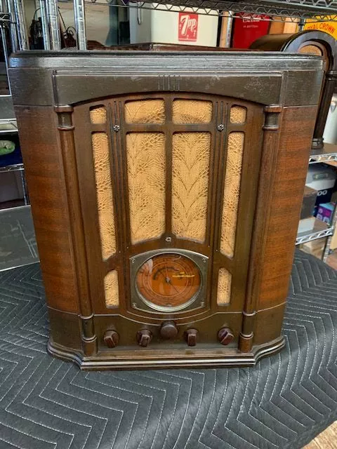 RCA T10-1 Tombstone Radio