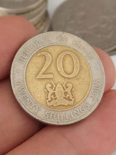 KENYA - 2005 - 20 Twenty Shilling 'Kenyatta' 9g Ø26mm KM36.1 T26