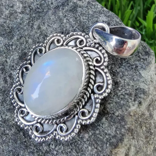 925 Sterling Silver Natural Rainbow Moonstone Oval Shape Gemstone Dainty Pendant