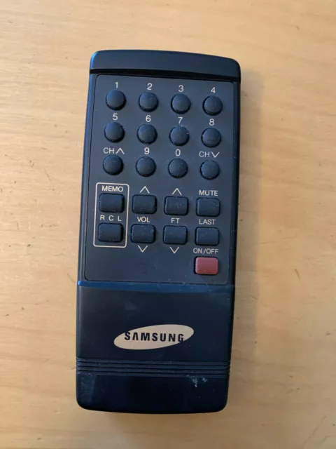 Vintage Samsung Remote Control (Unsure Of Model #)