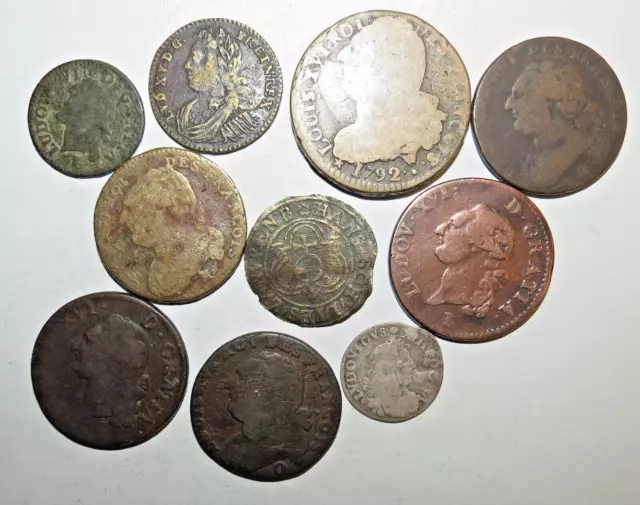 Rare lot de 8 pièces de monnaies royales à identifier
