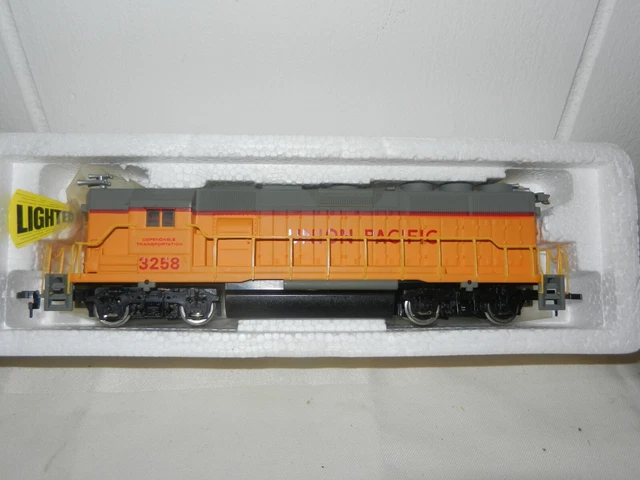 Bachmann - Ho Scale  - Diesel Engine  # 3258  Union Pacific (As Is)