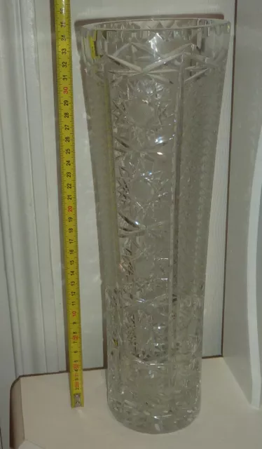 magnifique grand vase rouleau cristal taillé ciselé bohème