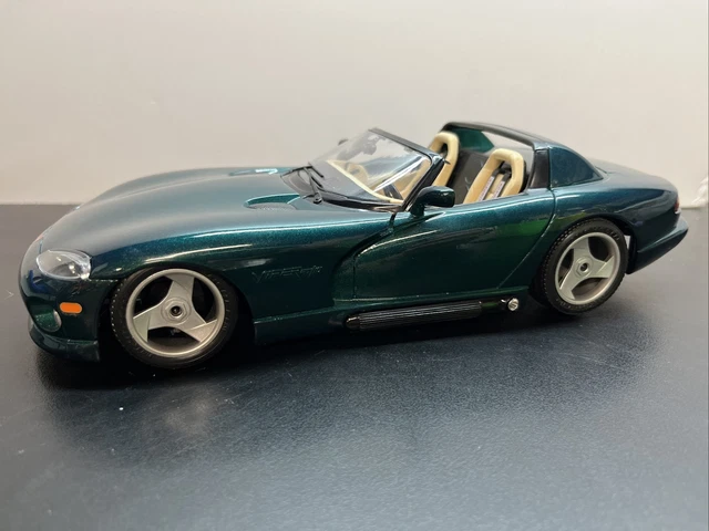 Bburago 1992 Dodge Viper RT-10 1:18 Scale Diecast Model Car Burago Green D2