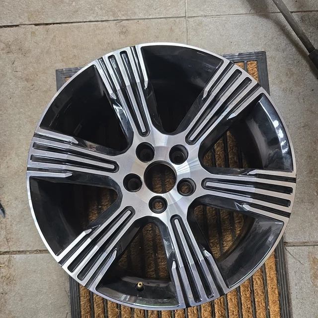 Volvo Xc40 2019 - 2021 18 Inch 6 Spoke Alloy Wheel 31471552 (Z5)