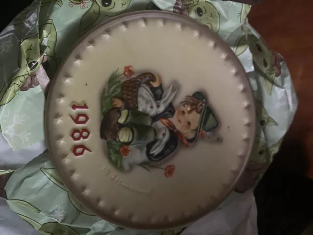 Vintage German Goebel M.J. Hummel Annual Plate - 1986 - No Box