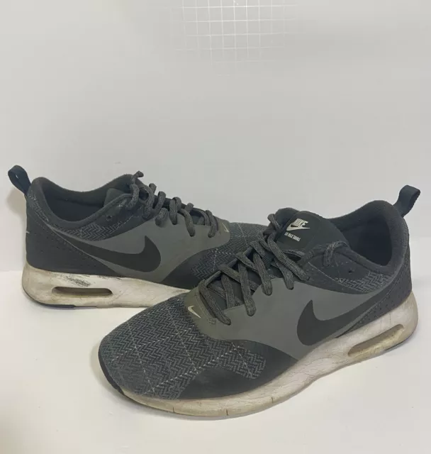 Nike Air Max Tavas SE Athletic Shoes Running Sneakers (GS) Size 6.5Y Training