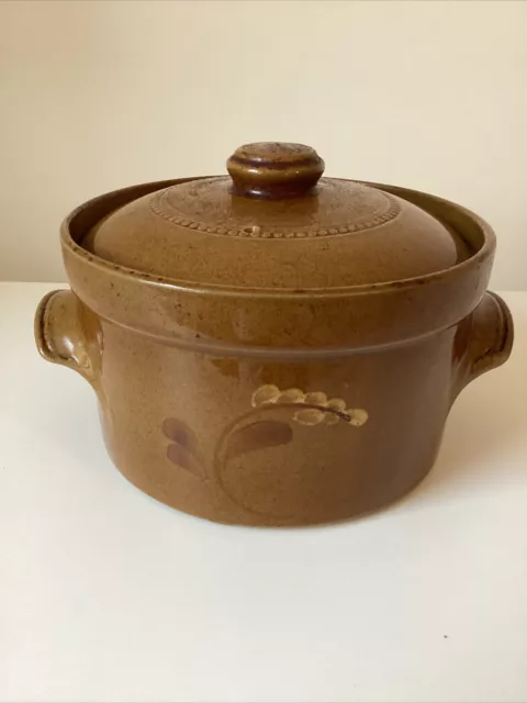 Large Pearsons of Chesterfield Lidded Casserole Dish - 18cm diameter oven