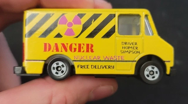 Hot Wheels HWBDV00 THE HOMER THE SIMPSON 1:64 Modellino