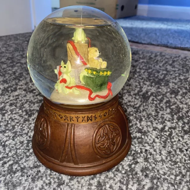 whimsical world of pocket dragons Musical Water Globe ‘PRESENTS’