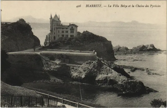 CPA Biarritz Villa Belza et la Chaine des Pyrenees FRANCE (1126001)