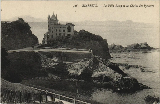 CPA Biarritz Villa Belza et la Chaine des Pyrenees FRANCE (1126001)