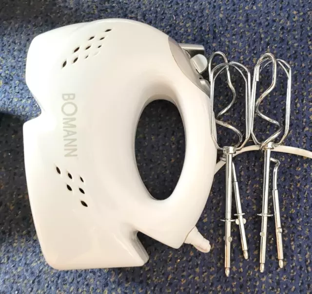 Bomann Hand Mixer CB 334 mit Edelstahlquirlen und -knethaken