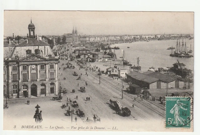 BORDEAUX - Gironde - CPA 33 - les Quais, view taken from customs