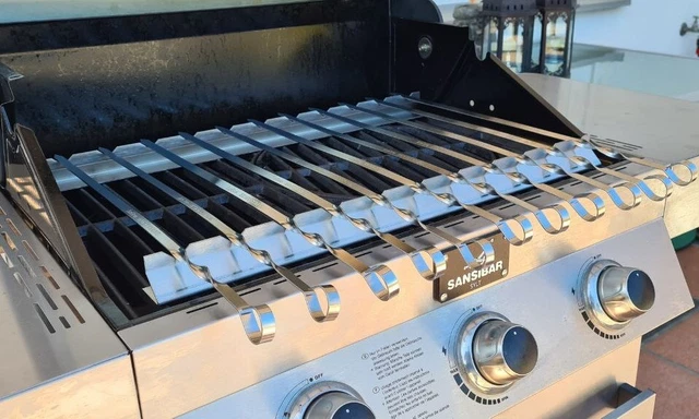 Schaschlik Spießaufsatz Spießhalter Gestell für Gasgrill mit Spießen Edelstahl