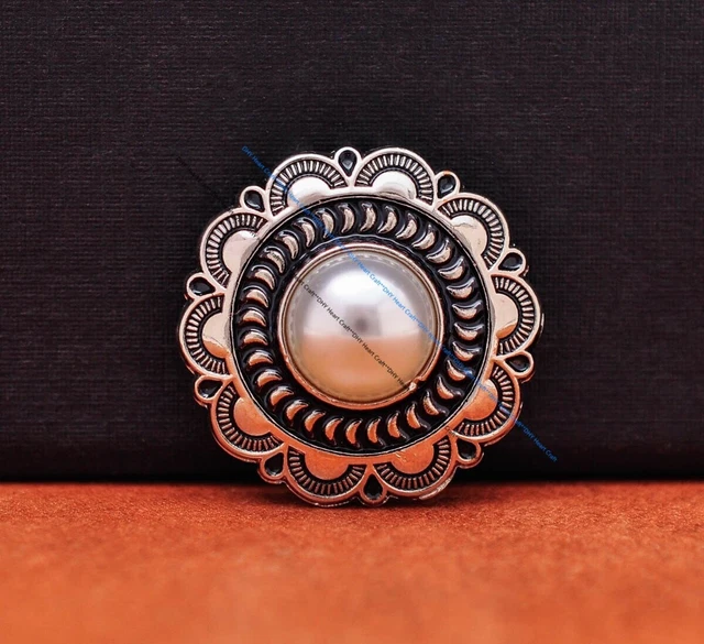 Set 10X 25MM Vintage Silber Perle Weiß Niedliche Blumen Conchos zum Selbermachen Lederhandwerk