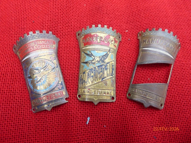 Lot D'anciennes Plaques De Moto, Auto, Vélo - Marque Automoto - Pour Collection Ou Déco