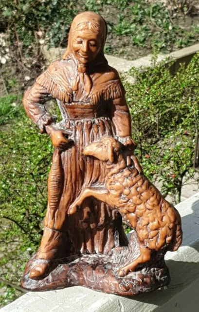 Schwere Kunstguss Figur Frau mit Lamm Bauerin