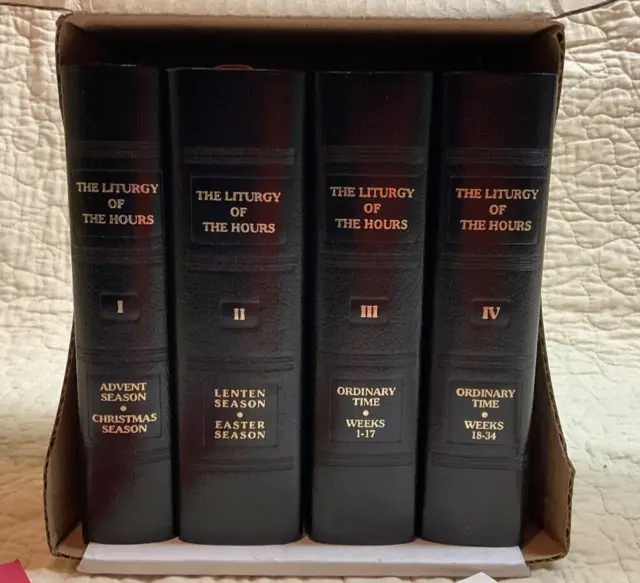 Liturgy of the Hours (Set Of 4) by International Commission On English In The...