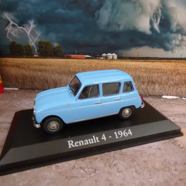 Voiture 1/43 Universal Hobbies Renault R 4 L - 1964
