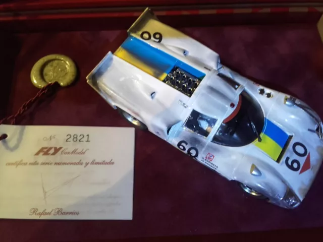 coffret lola t70  chequered flag  fly car model